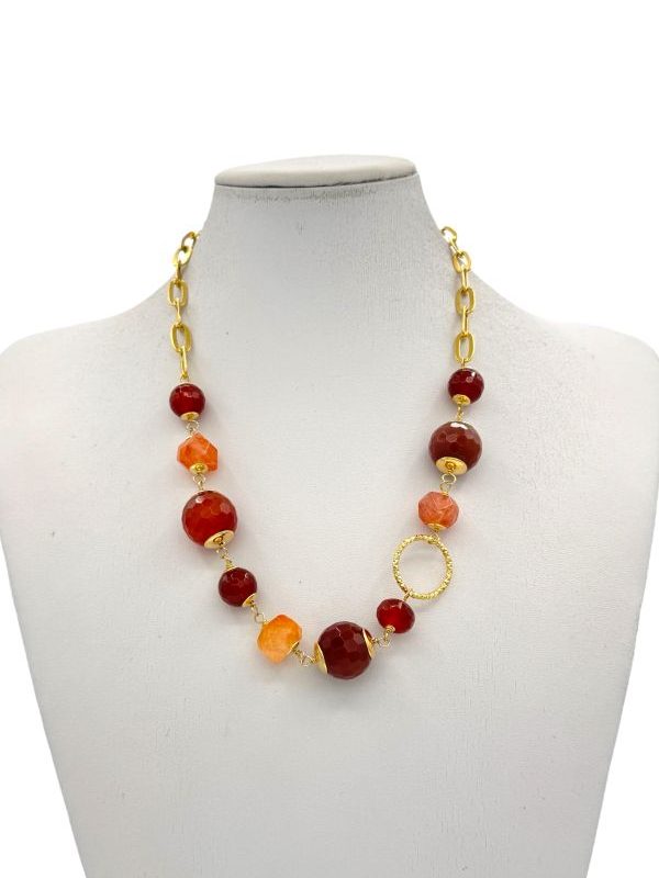 Gioiello artigianale con corniola e agata. Collana elegante pezzo unico, in argento dorato perfetta per valorizzare ogni look. By Ave Caprice.