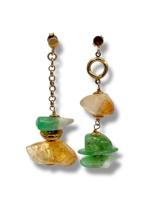 Orecchini in argento dorato con topazio citrino e crisoprasio naturale. Gioiello fatto a mano in Italia, elegante e luminoso. Design artigianale unico e sofisticato. By Ave Caprice.