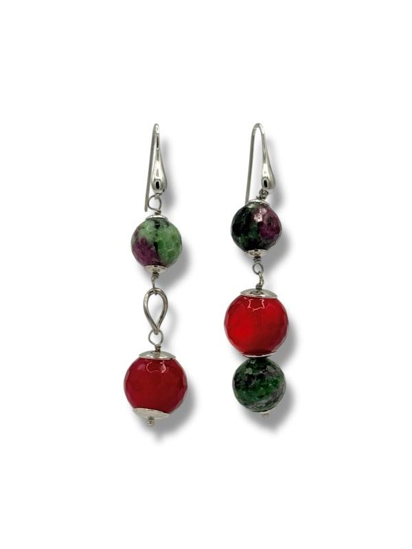 Orecchini artigianali in argento 925 con rubicroisite e agata rossa sfaccettata. Gioielli unici Made in Italy, eleganti e distintivi. By Ave Caprice.