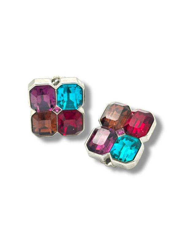Orecchini clip artigianali in metallo con cristalli colorati. Bijoux italiani fatti a mano. Design unico. Nessun buco necessario. Pezzo esclusivo, comodo e luminoso. By Ave Caprice.