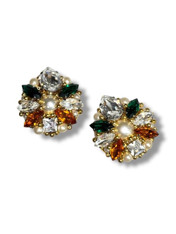 Orecchini a clip vintage con cristalli Swarovski e perle, fatti a mano in Italia. Eleganti, comodi e luminosi, perfetti per chi non ha i buchi alle orecchie. By Ave Caprice.