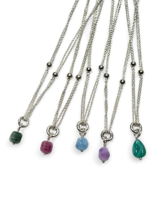 Collana in argento non trattato con ciondoli in pietra naturale vari colori e forme