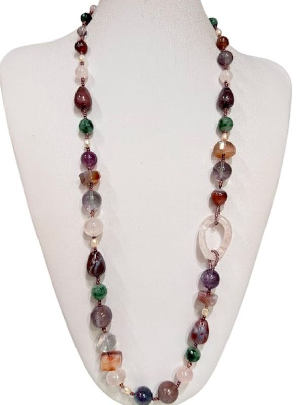 Collana in pietre dure con quarzo rosa, fluorite e diaspri. Anello di pietra laterale