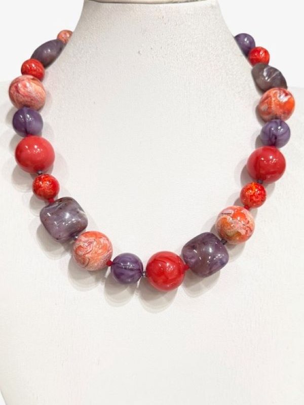 Collana girocollo in resina colori vivaci viola e rossorubino