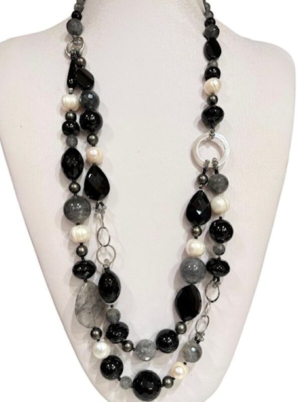 Collana in pietra dura con onice e quarzo grigio, con perle coltivate e anelli in argento 925