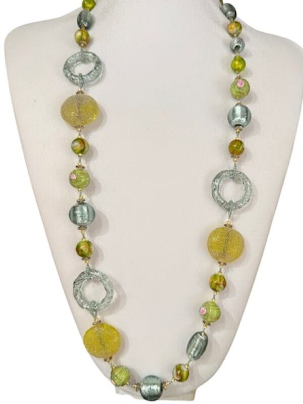 Collana in vetro veneziano colore grigio e verde con grandi anelli in vetro e dischi con lavorazione zuccherata