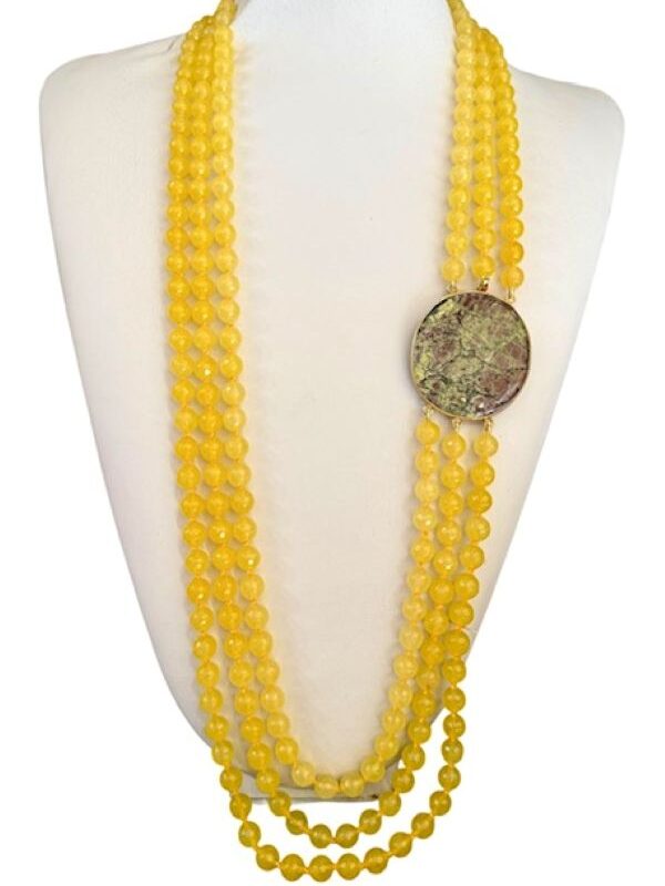 Collana a 3 fili lunga con giada birmana e fermezza in diaspro con montatura in argento dorato